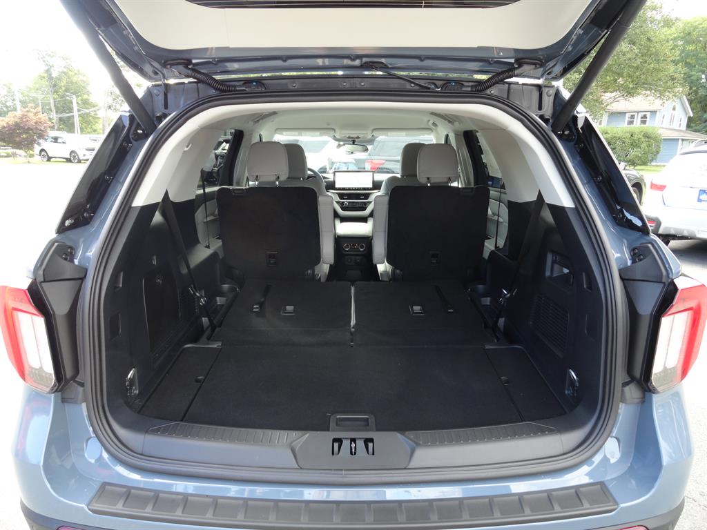 2025 Ford Explorer photo 22