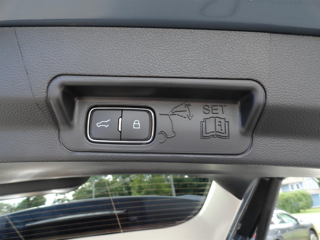 2025 Ford Explorer photo 23