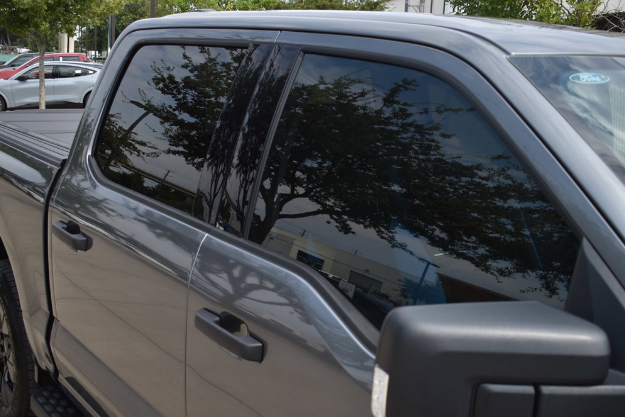 2024 Ford F-150 Lightning XLT - Photo 8