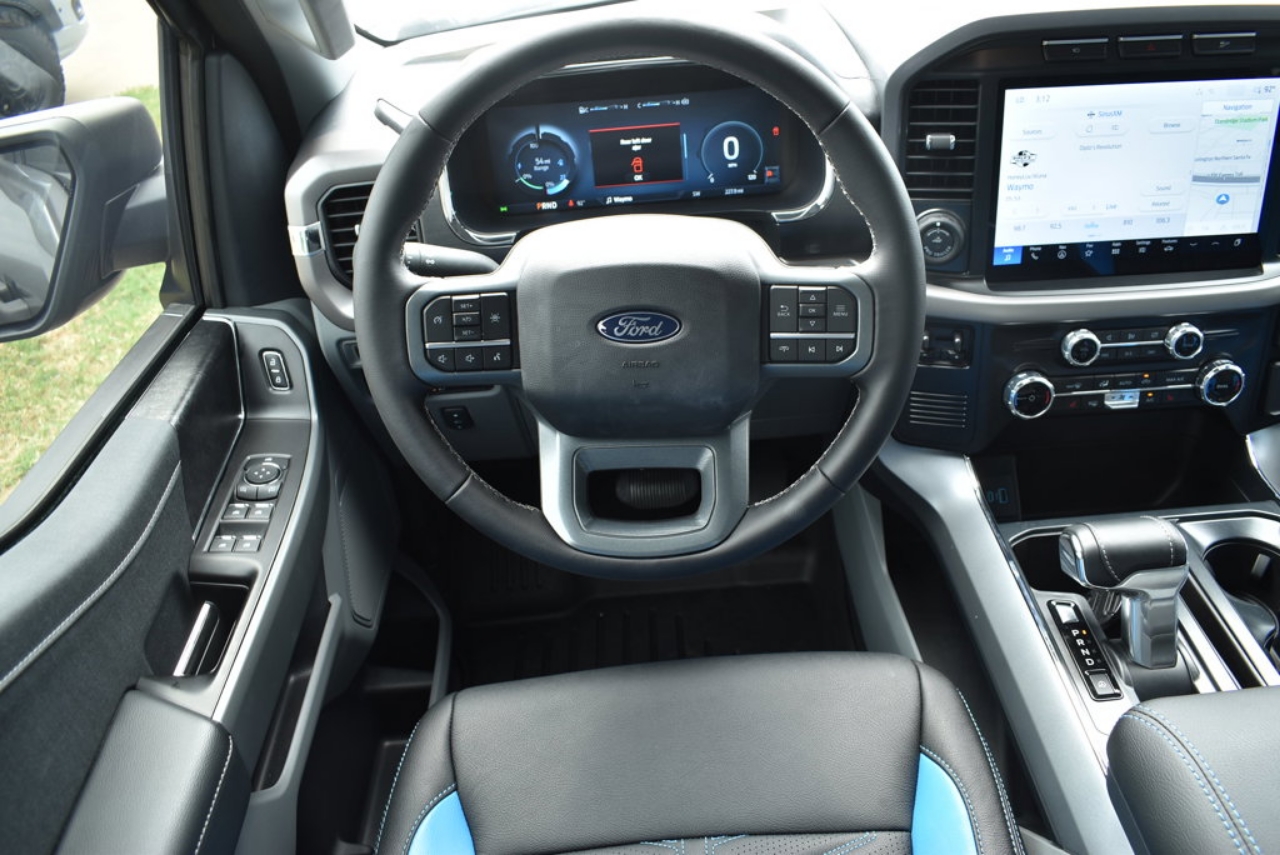 2024 Ford F-150 Lightning XLT - Photo 17