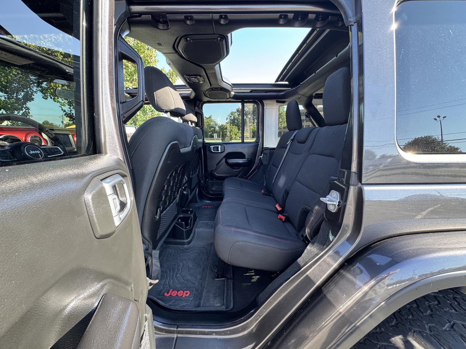 2019 Jeep Wrangler Unlimited Rubicon photo 14
