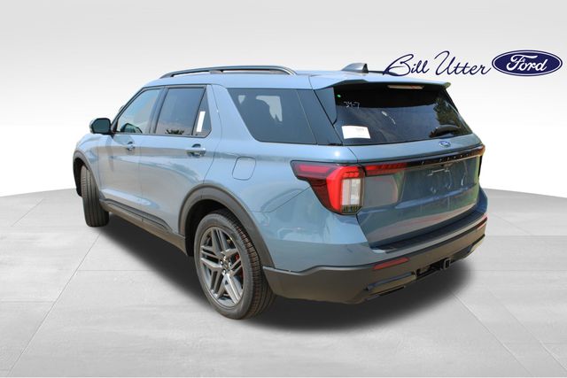 2025 Ford Explorer ST-Line photo 4