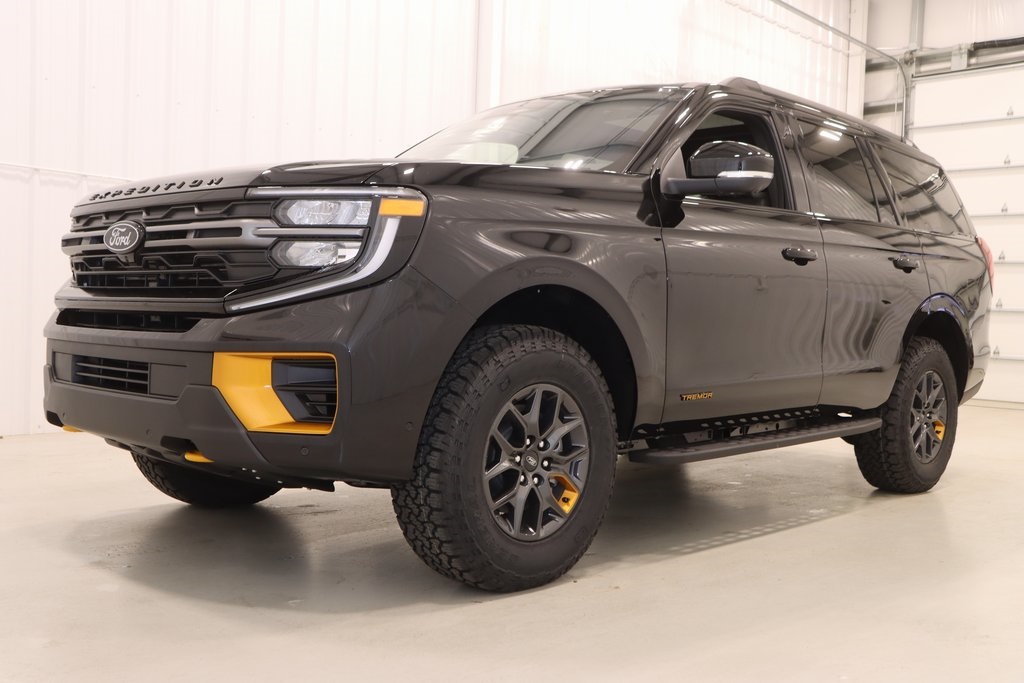 2025 Ford Expedition photo 2
