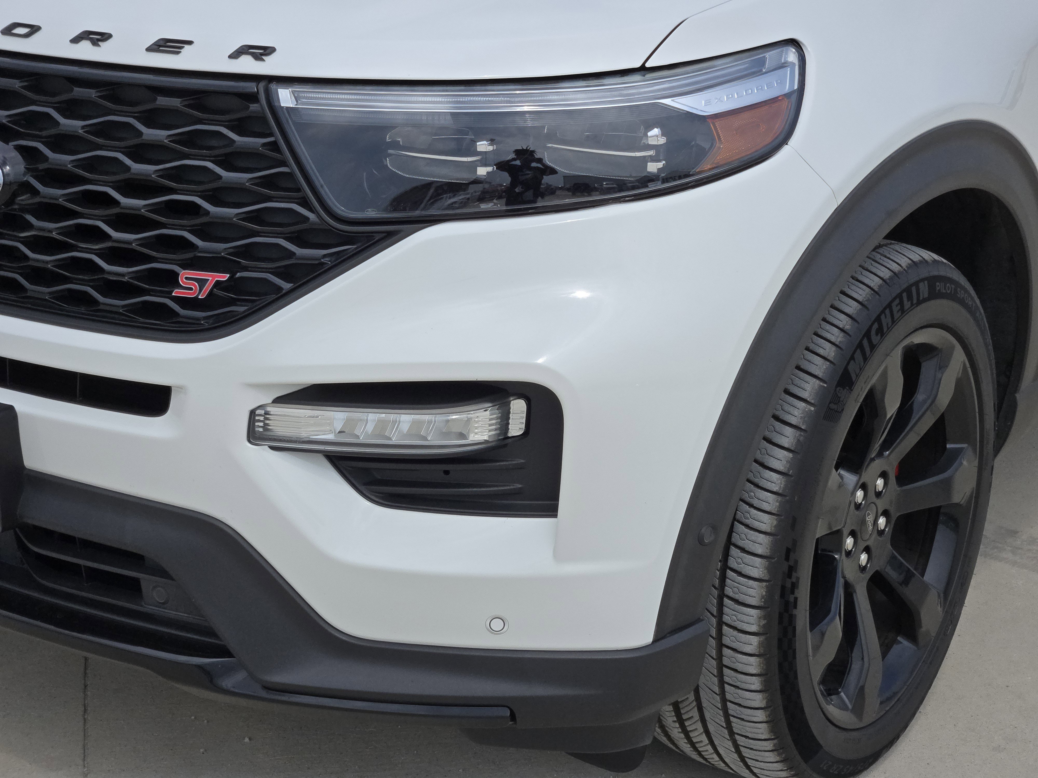 2020 Ford Explorer ST photo 8