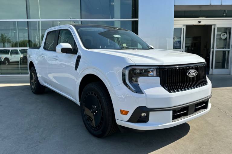 2025 Ford Maverick Lobo Standard