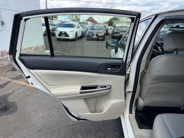 2016 Subaru Impreza 2.0i Limited photo 15