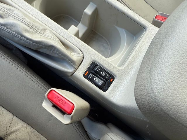 2016 Subaru Impreza 2.0i Limited photo 25