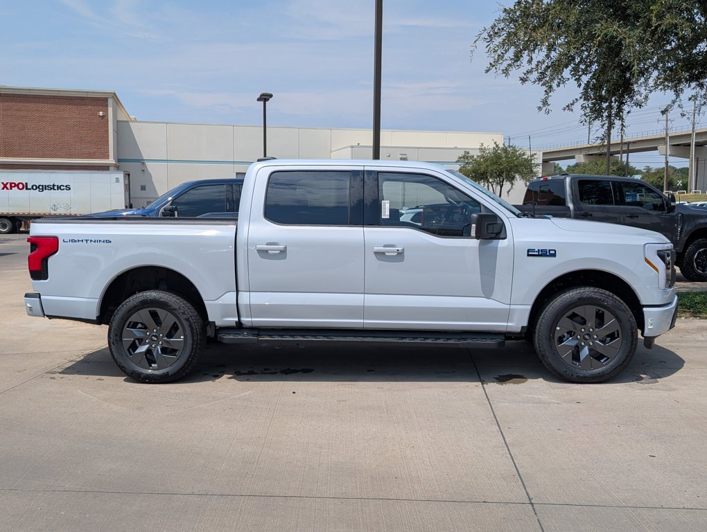2025 Ford F-150 Lightning photo 26