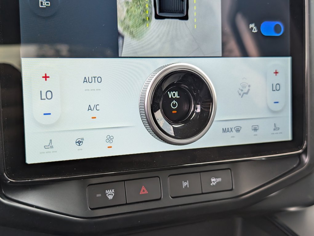 2025 Ford F-150 Lightning photo 15