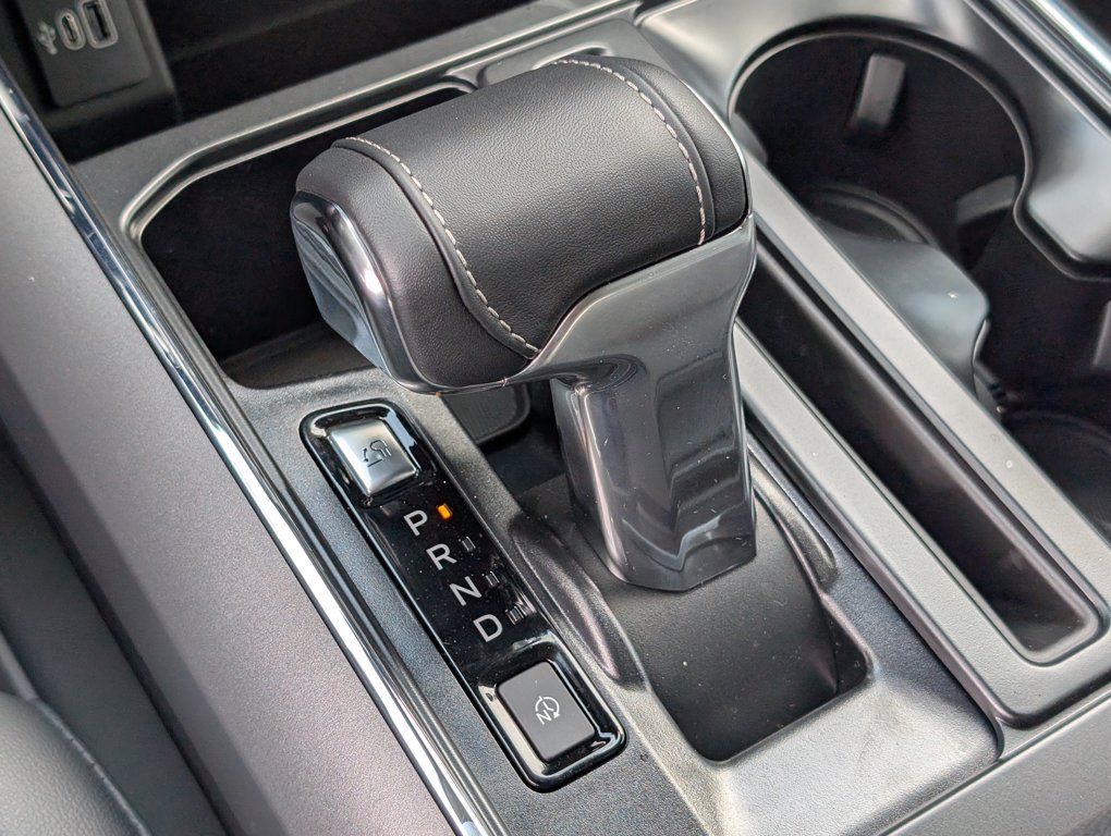 2025 Ford F-150 Lightning photo 17