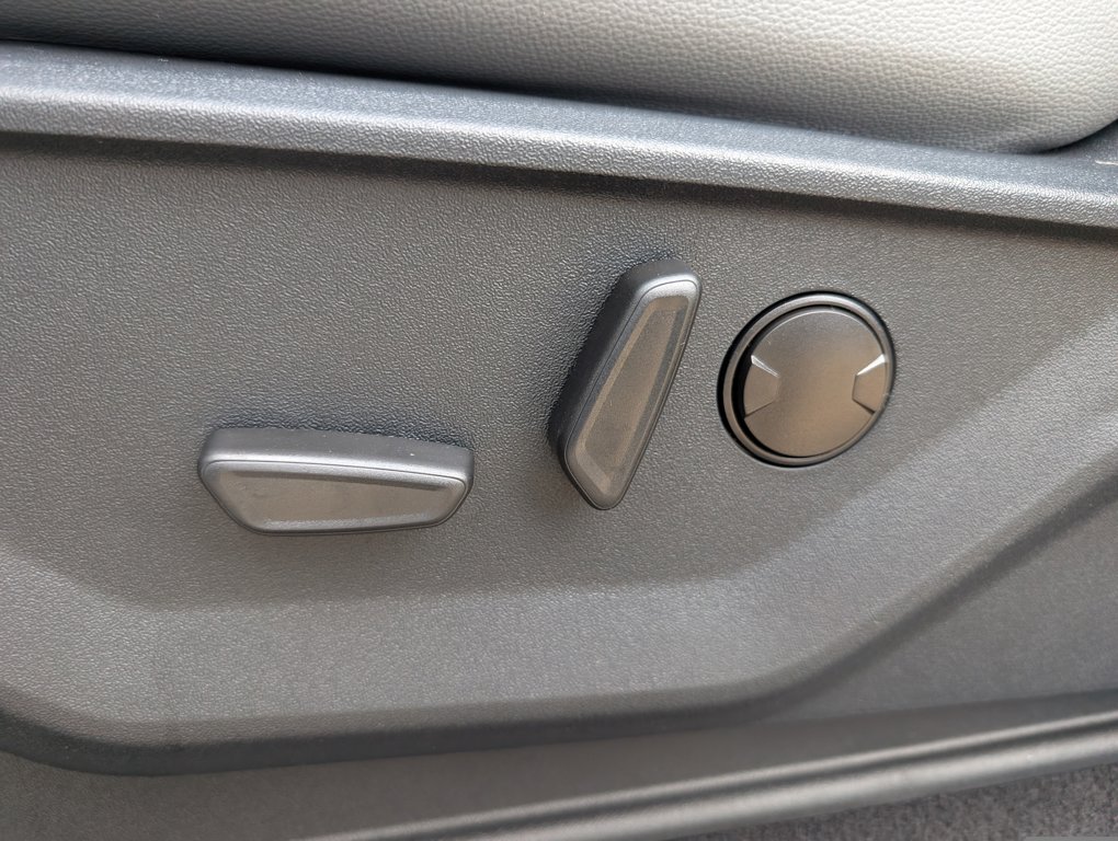 2025 Ford F-150 Lightning photo 22