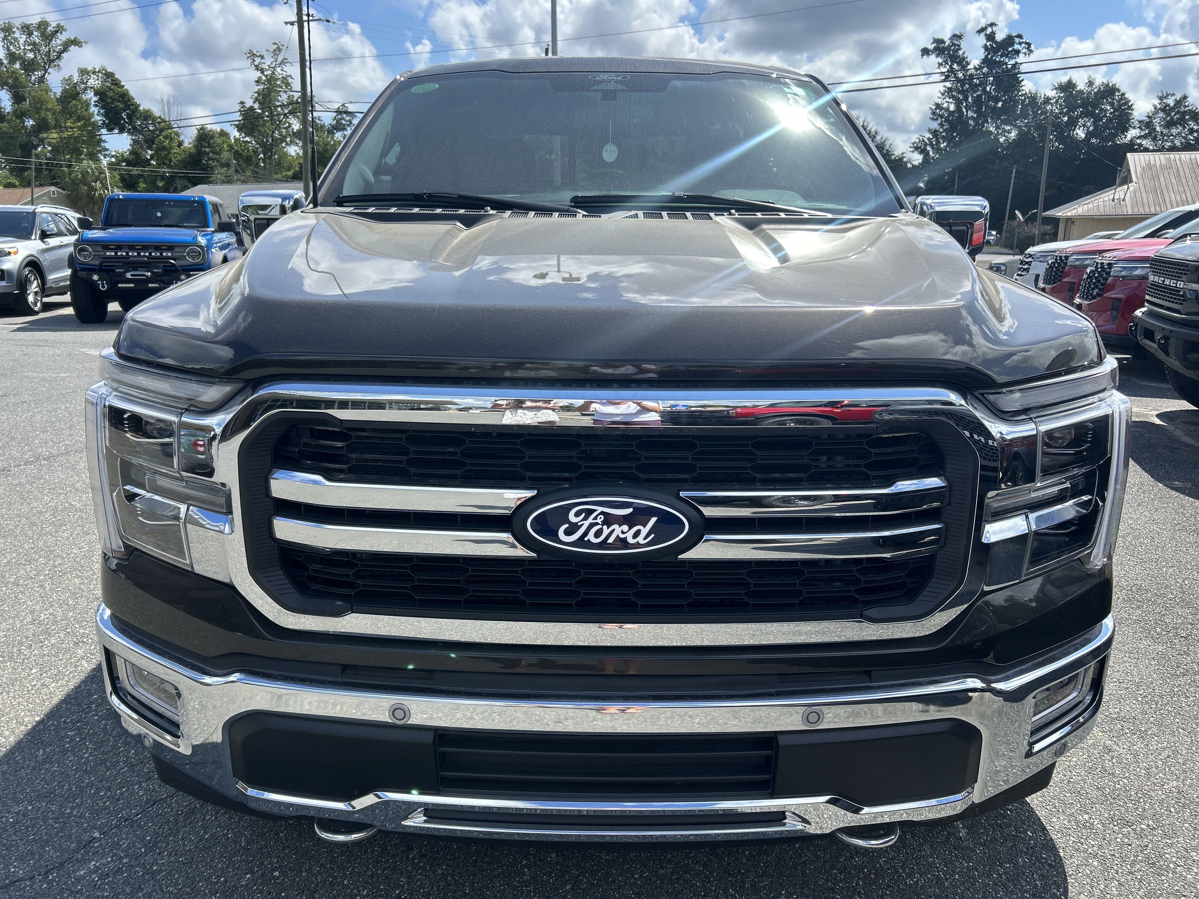 2024 Ford F-150 Lariat photo 2