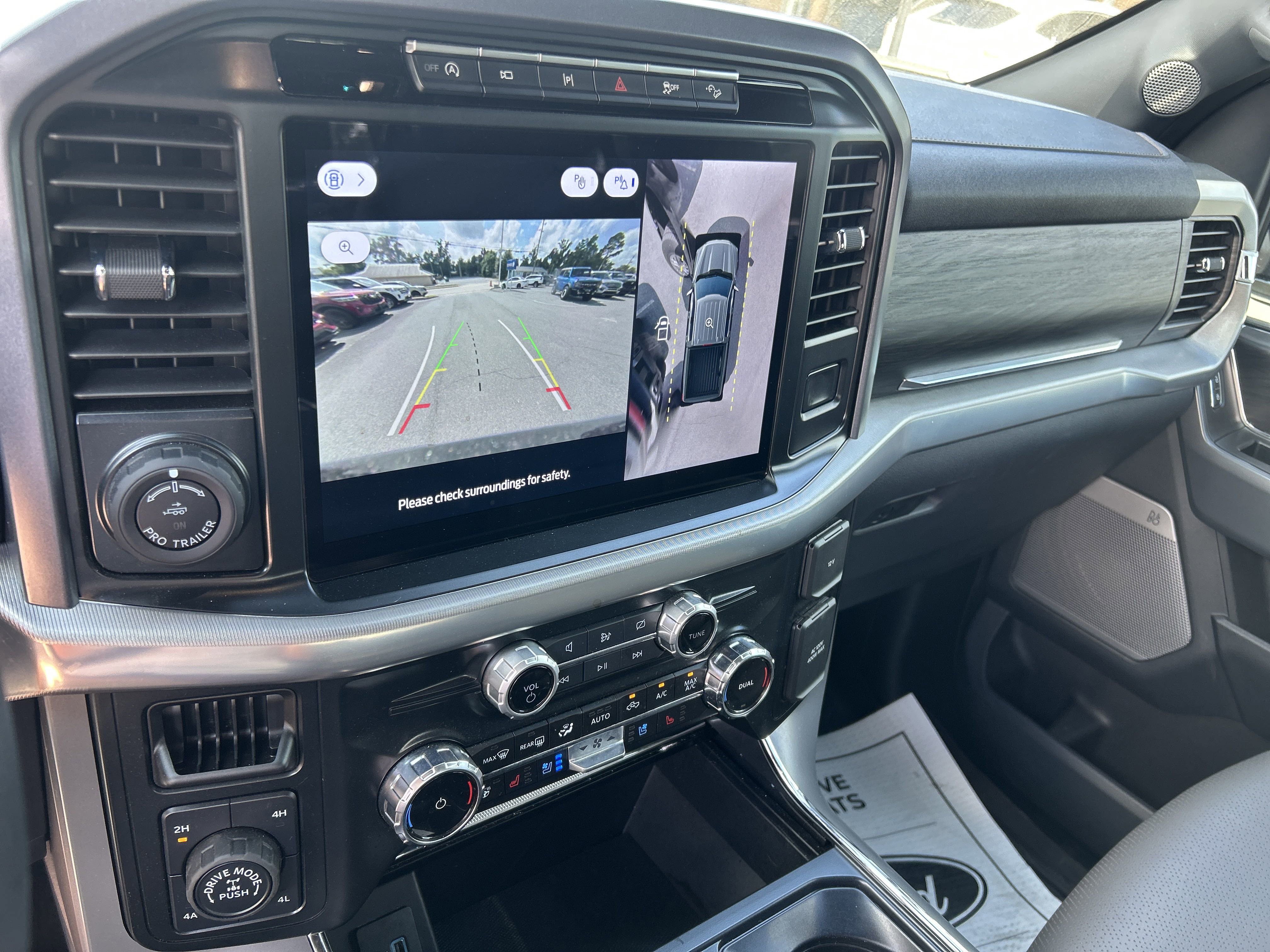 2024 Ford F-150 Lariat photo 10