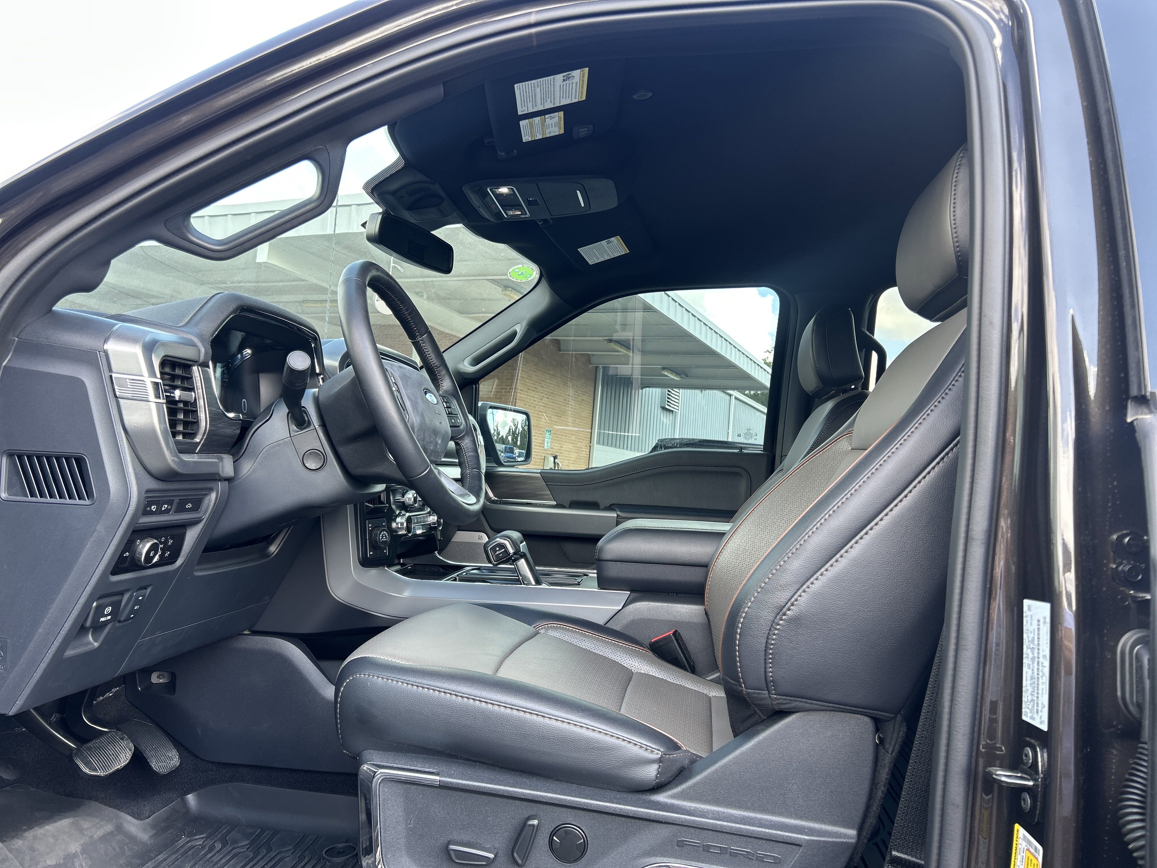 2024 Ford F-150 Lariat photo 12