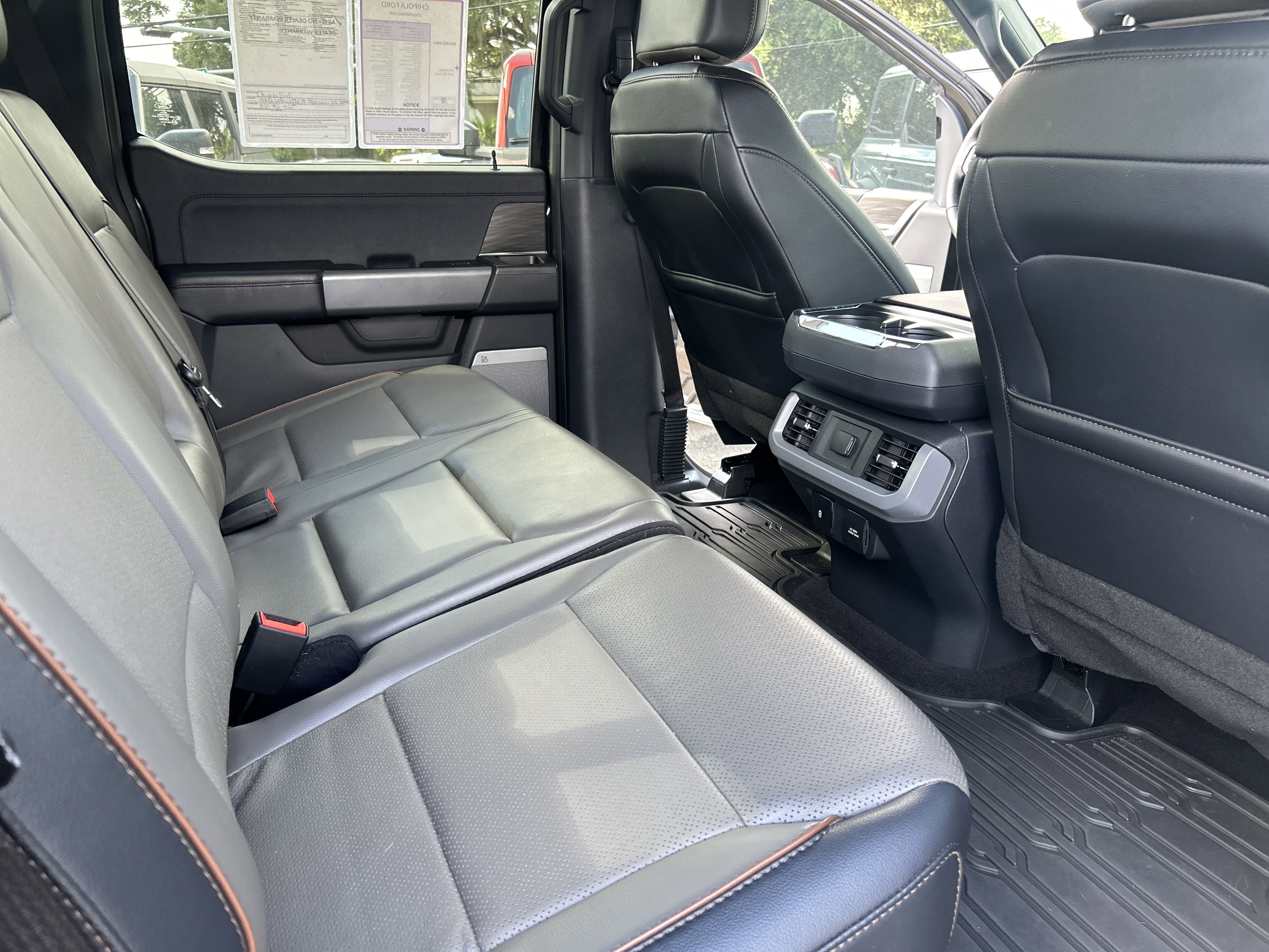 2024 Ford F-150 Lariat photo 14