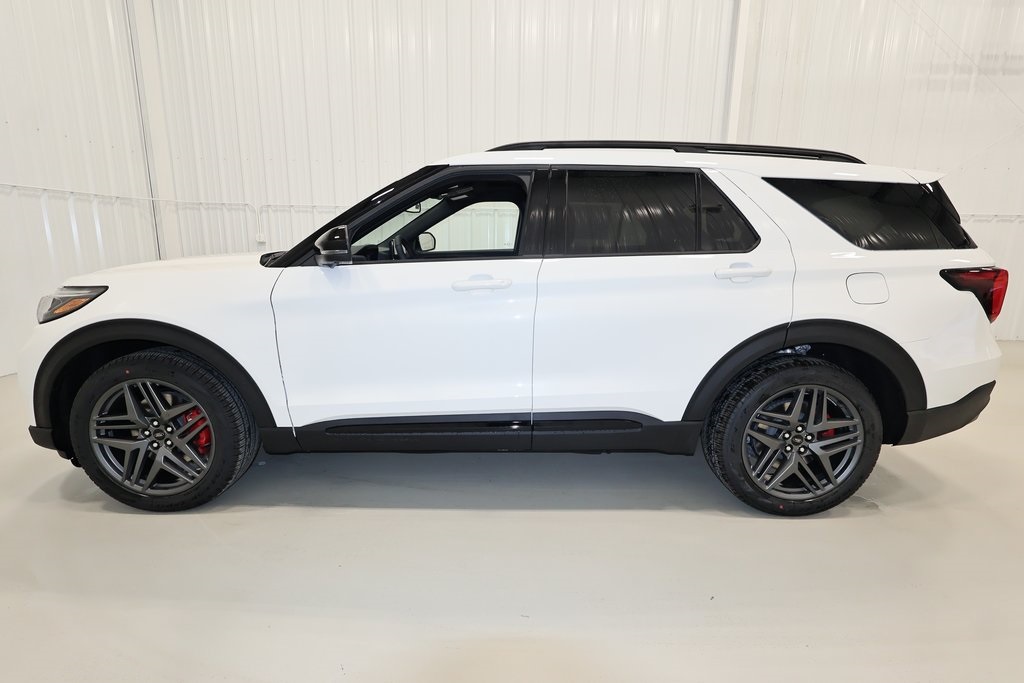 2025 Ford Explorer ST photo 2