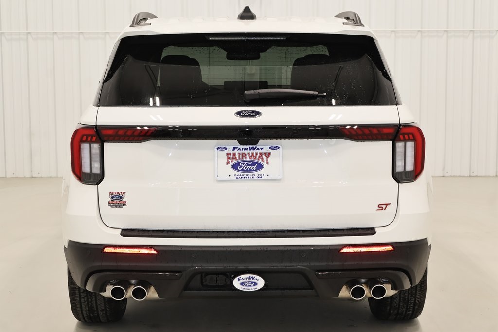 2025 Ford Explorer ST photo 4