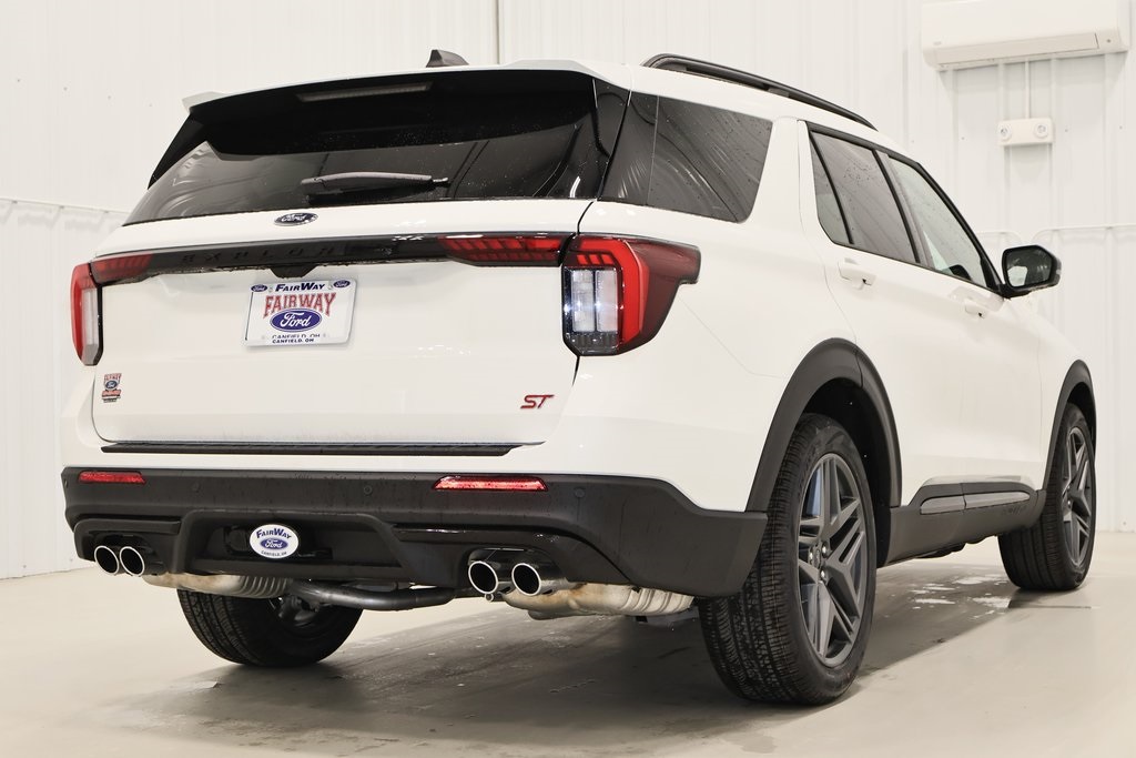 2025 Ford Explorer ST photo 5