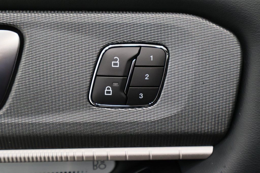 2025 Ford Explorer ST photo 7