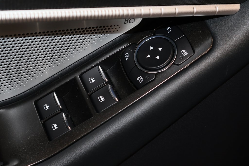 2025 Ford Explorer ST photo 8