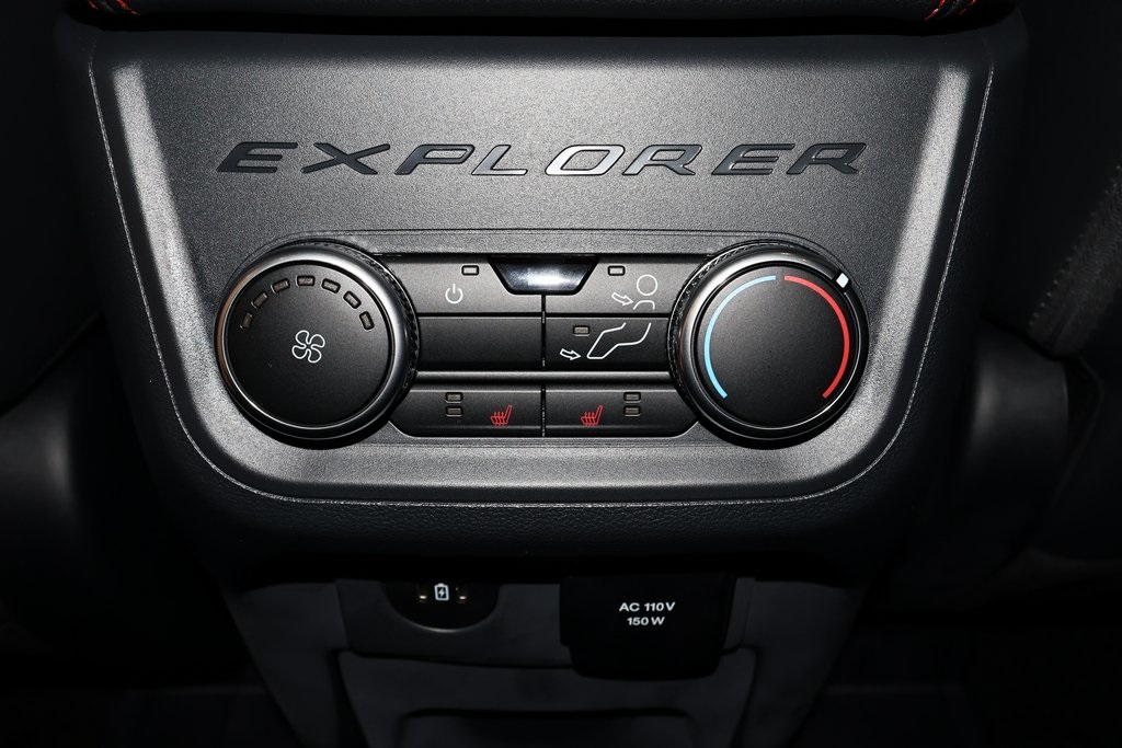 2025 Ford Explorer ST photo 12