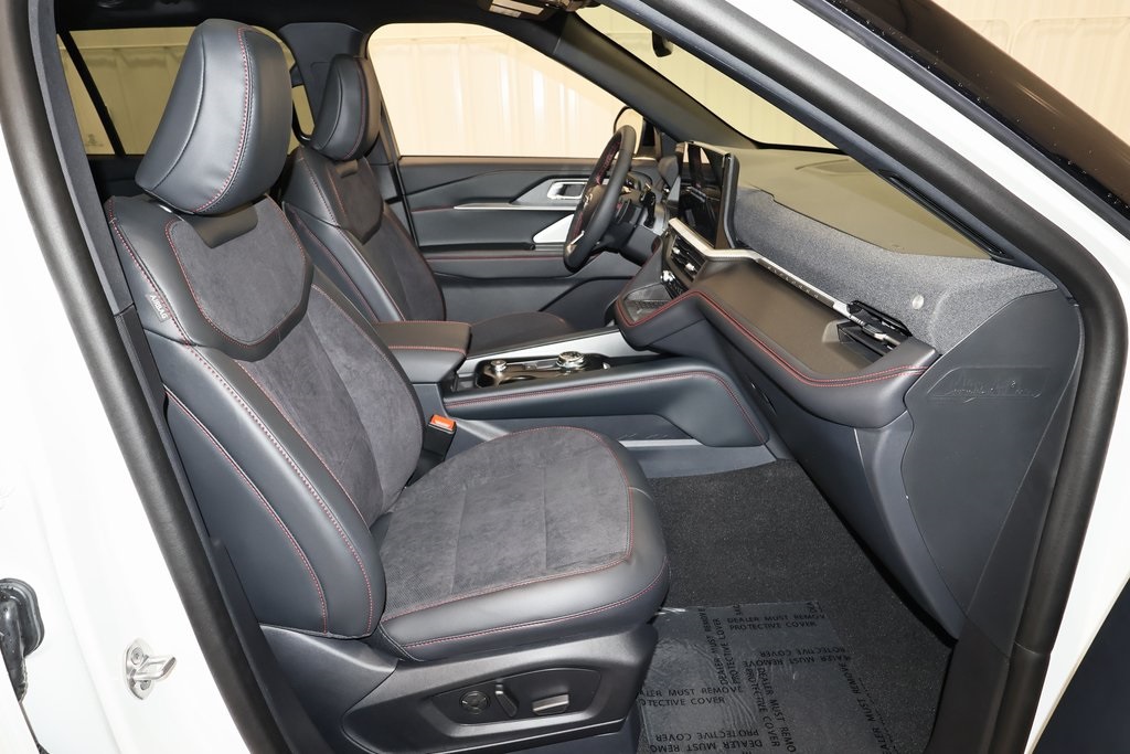 2025 Ford Explorer ST photo 15