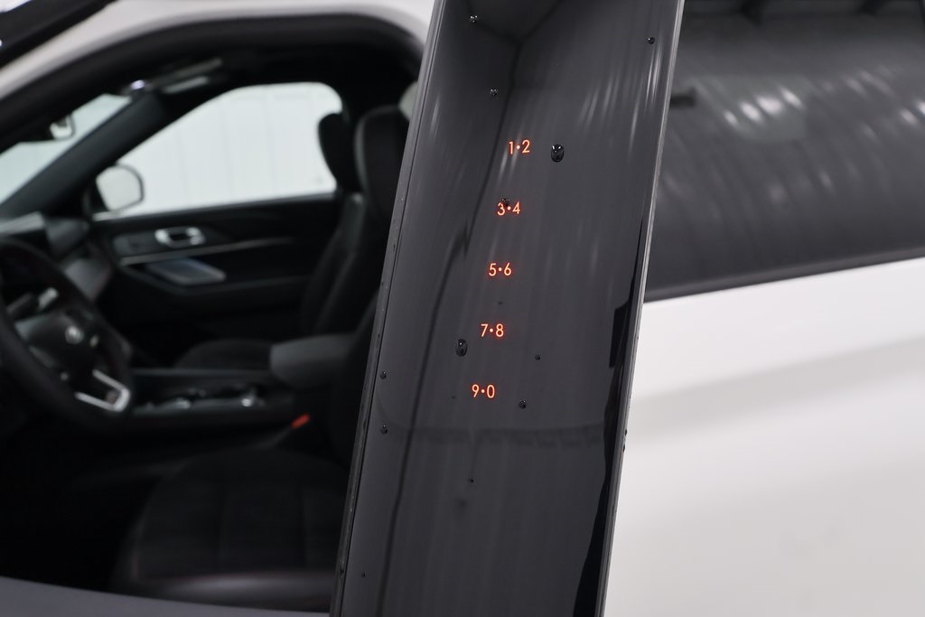2025 Ford Explorer ST photo 29