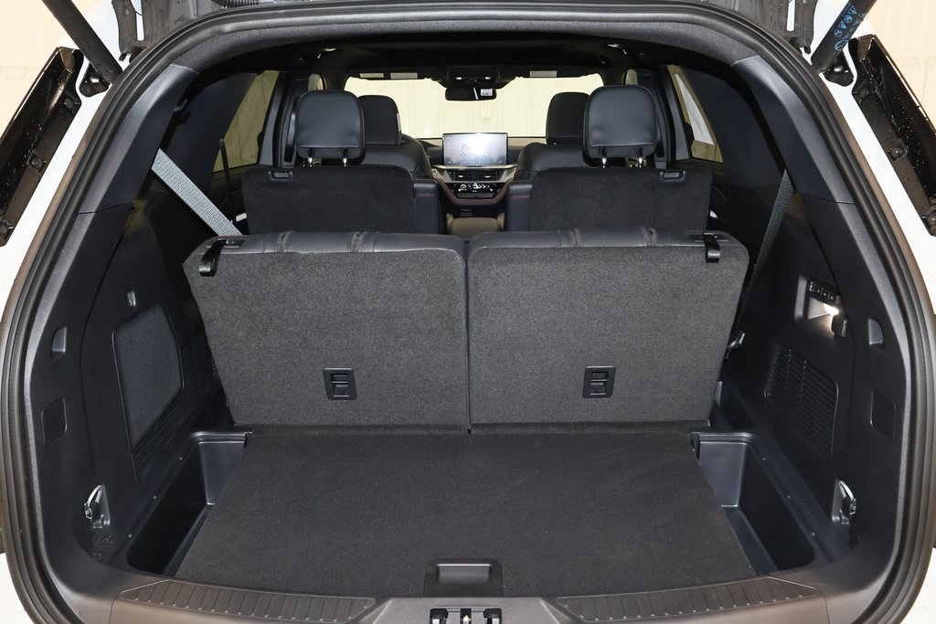 2025 Ford Explorer ST photo 30