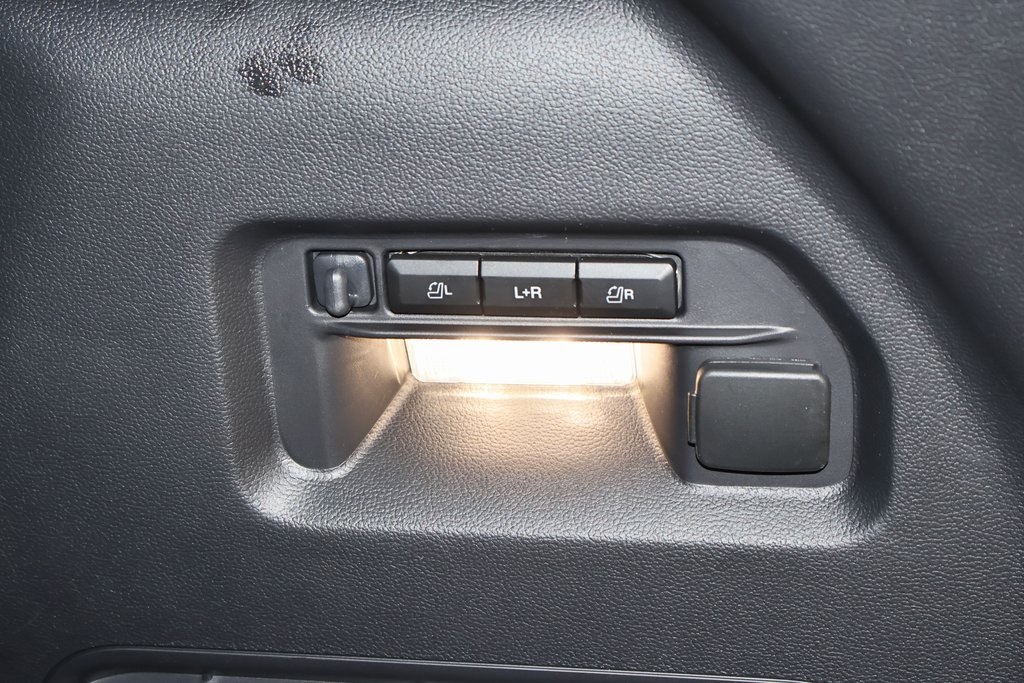 2025 Ford Explorer ST photo 31