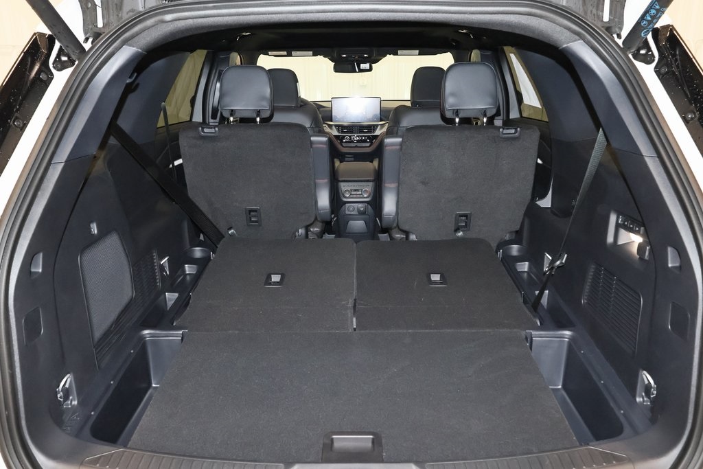 2025 Ford Explorer ST photo 32