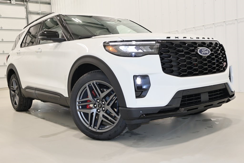 2025 Ford Explorer ST photo 34