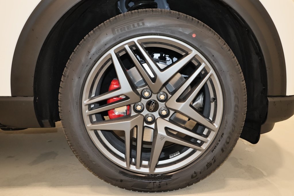 2025 Ford Explorer ST photo 35