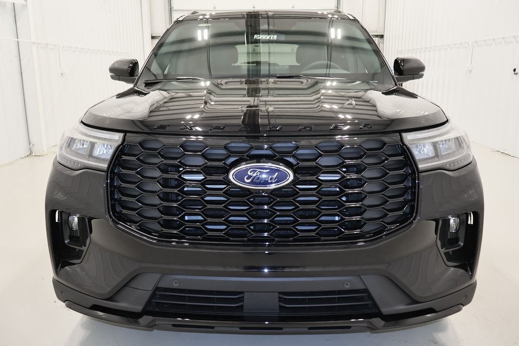 2025 Ford Explorer ST-Line photo 3