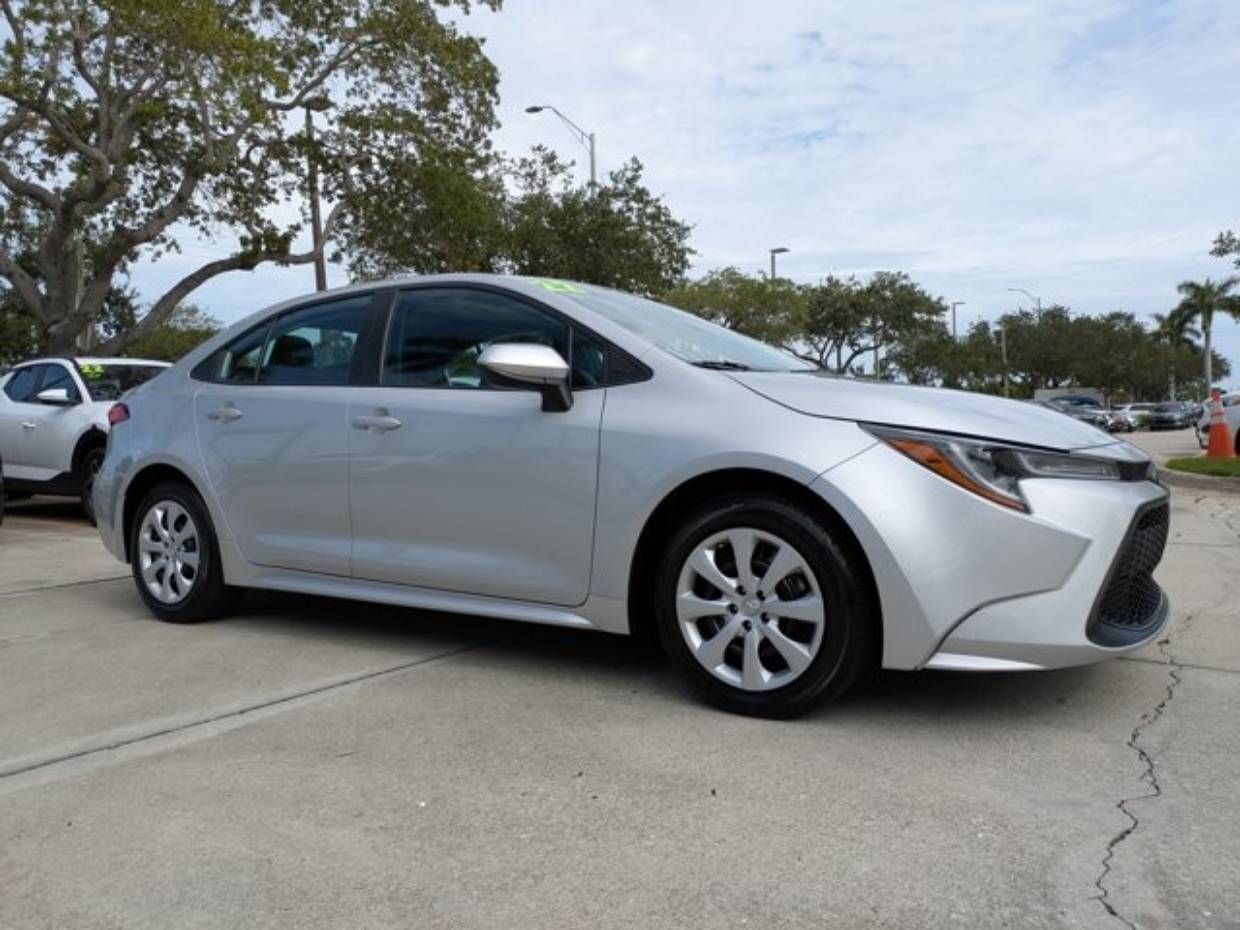 Certified 2022 Toyota Corolla LE with VIN 5YFEPMAE8NP379183 for sale in Kansas City