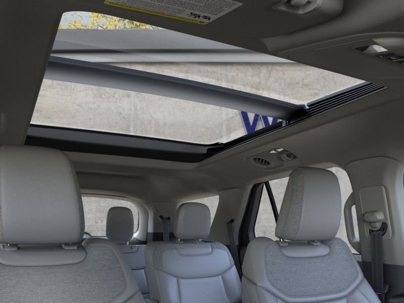 2025 Ford Explorer photo 4