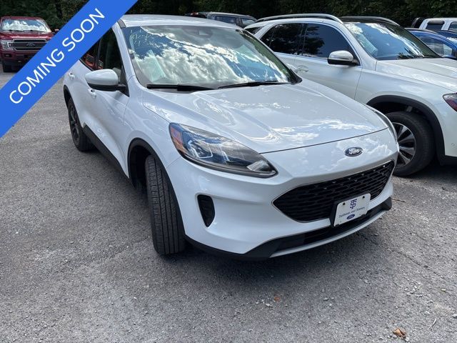 2020 Ford Escape SE photo 3