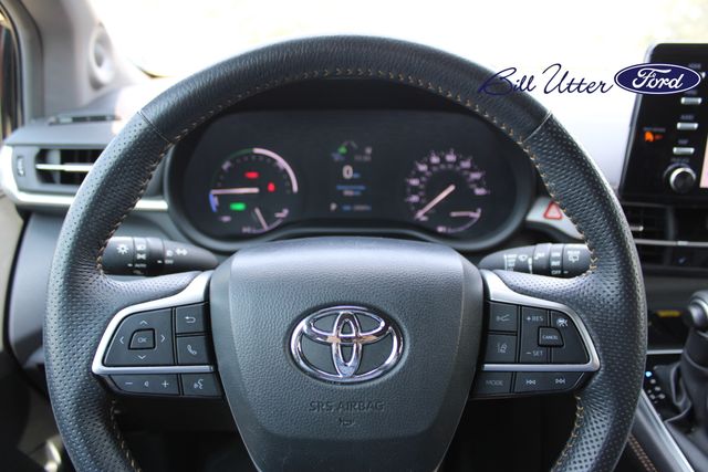 2024 Toyota Sienna Woodland Edition photo 22