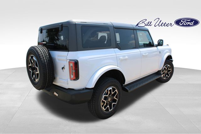 2025 Ford Bronco Outer Banks photo 3