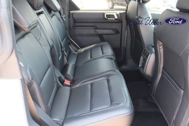 2025 Ford Bronco Outer Banks photo 8