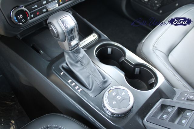 2025 Ford Bronco Outer Banks photo 12