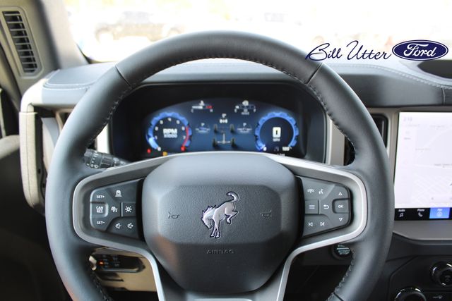 2025 Ford Bronco Outer Banks photo 16