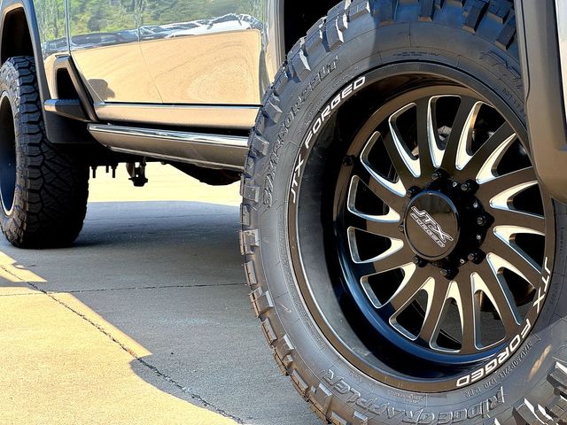 2024 Gmc Sierra HD Denali photo 2