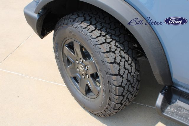 2025 Ford Bronco Outer Banks photo 4