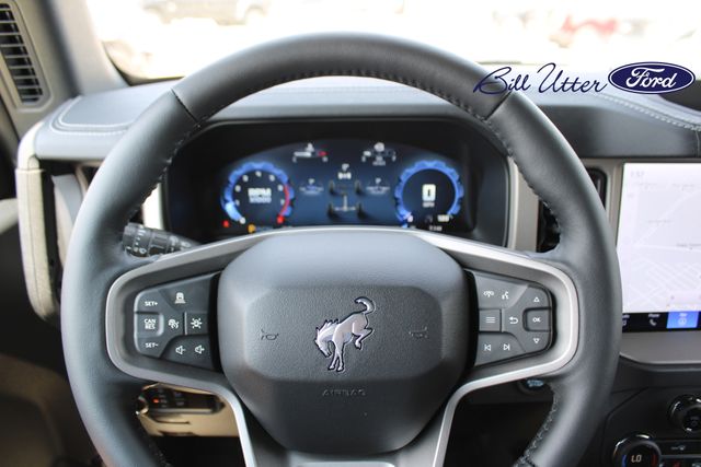 2025 Ford Bronco Outer Banks photo 15