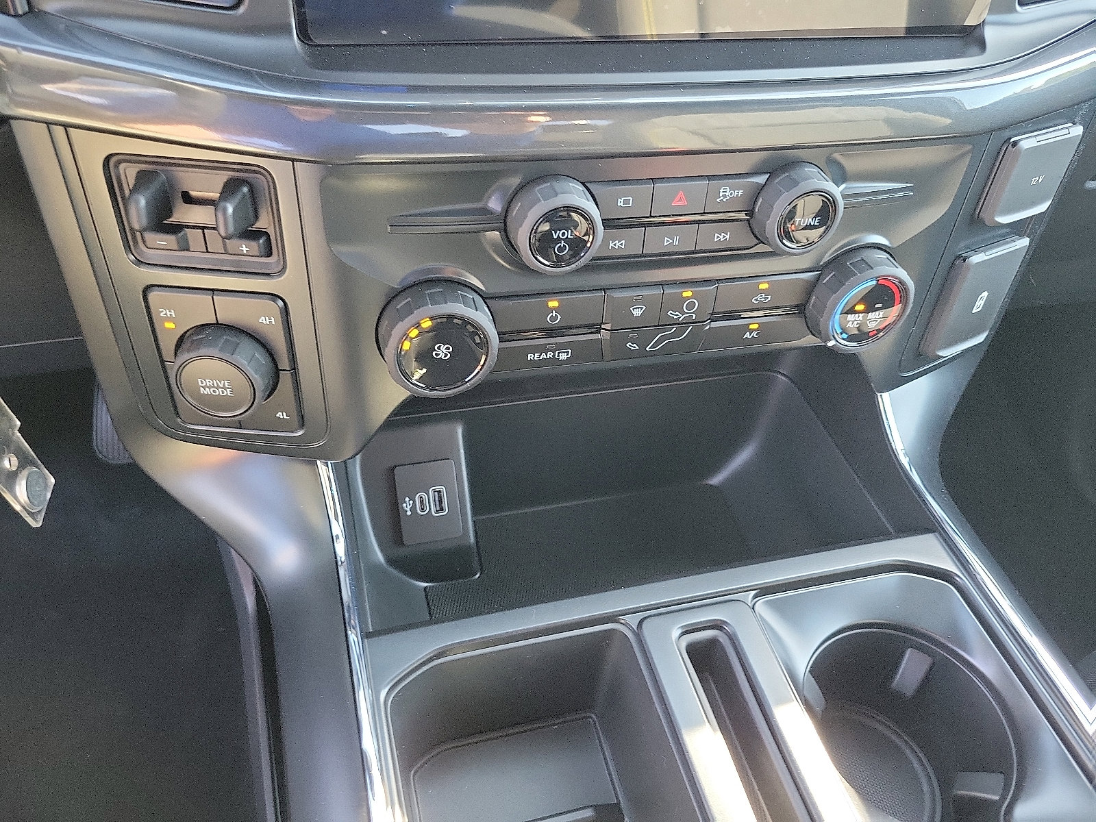2025 Ford F-150 STX photo 6