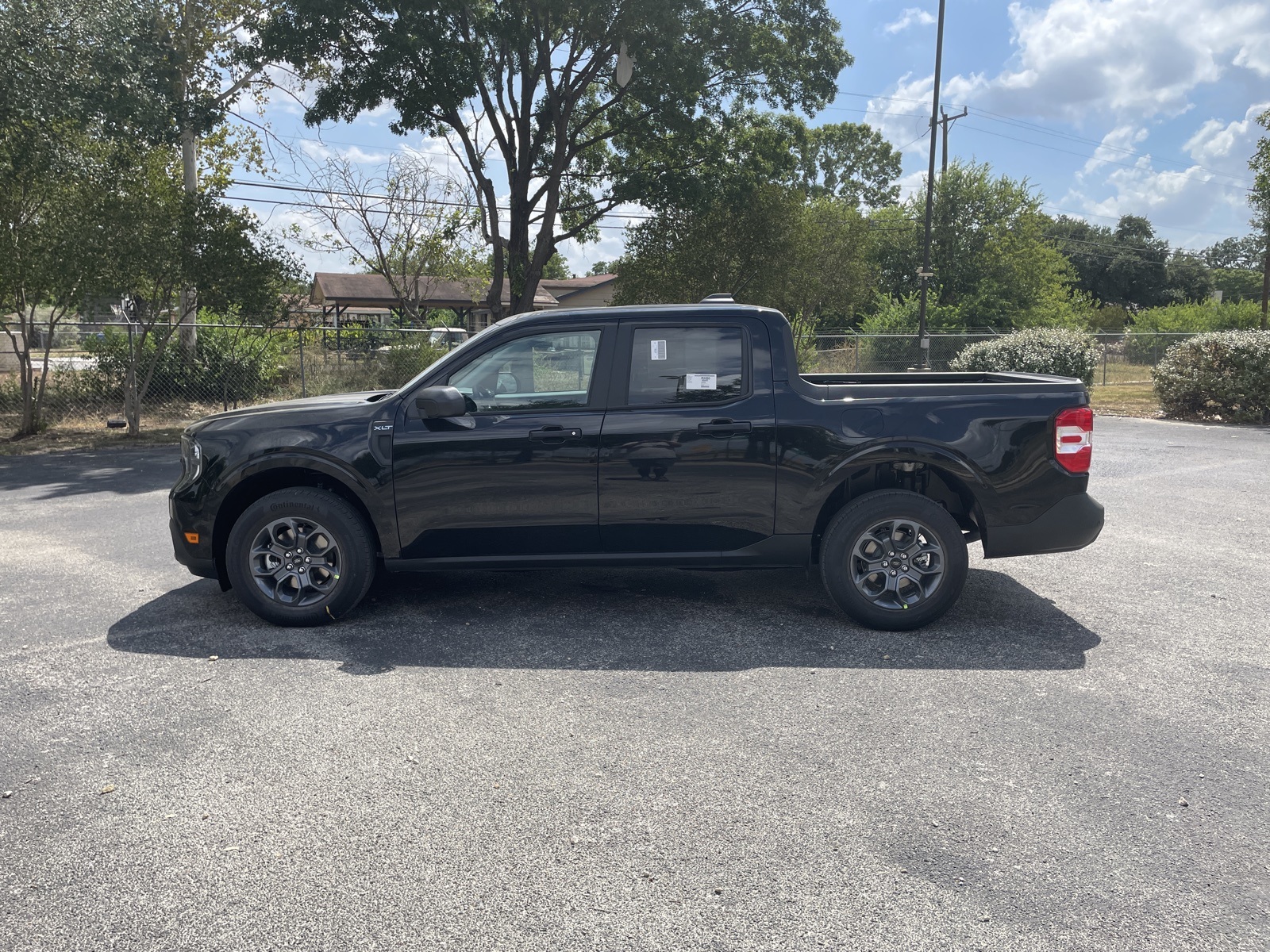 2025 Ford Maverick XLT photo 2