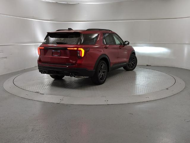 2025 Ford Explorer ST photo 3