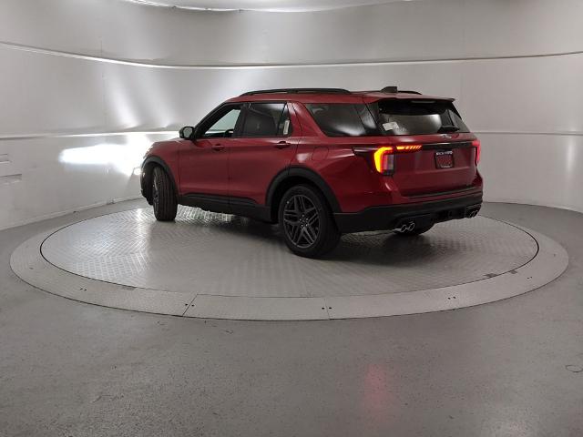 2025 Ford Explorer ST photo 4