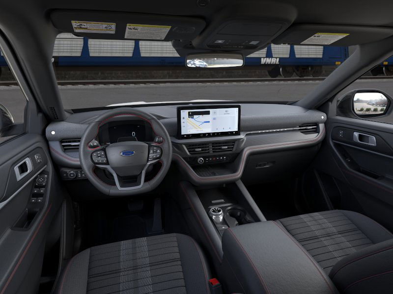 2025 Ford Explorer ST-Line photo 6