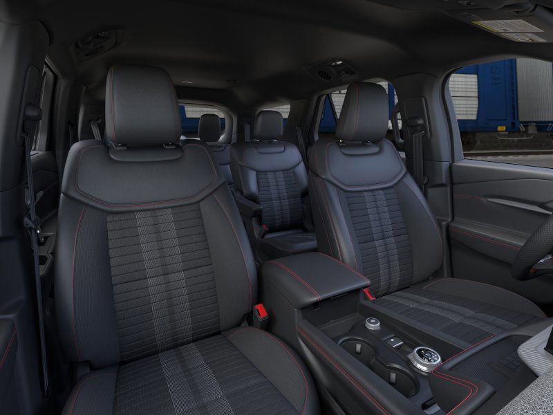 2025 Ford Explorer ST-Line photo 7